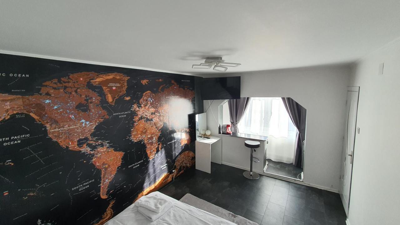 Studio Six Continents Petroszany Zewnętrze zdjęcie