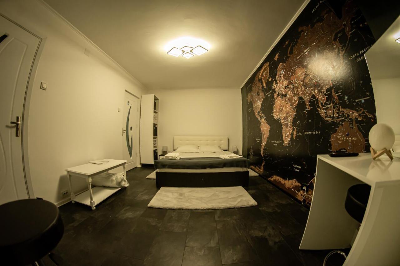 Studio Six Continents Petroszany Zewnętrze zdjęcie